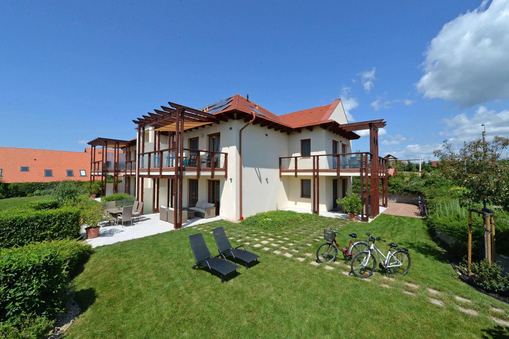 Aranymandula Apartmanok Balatonakali Extérieur photo