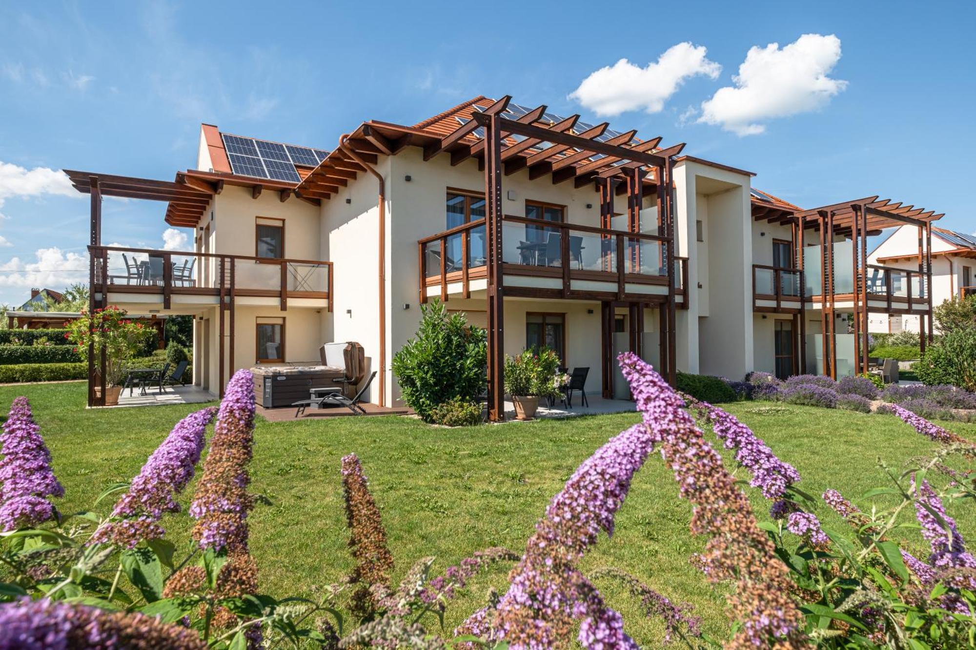 Aranymandula Apartmanok Balatonakali Extérieur photo